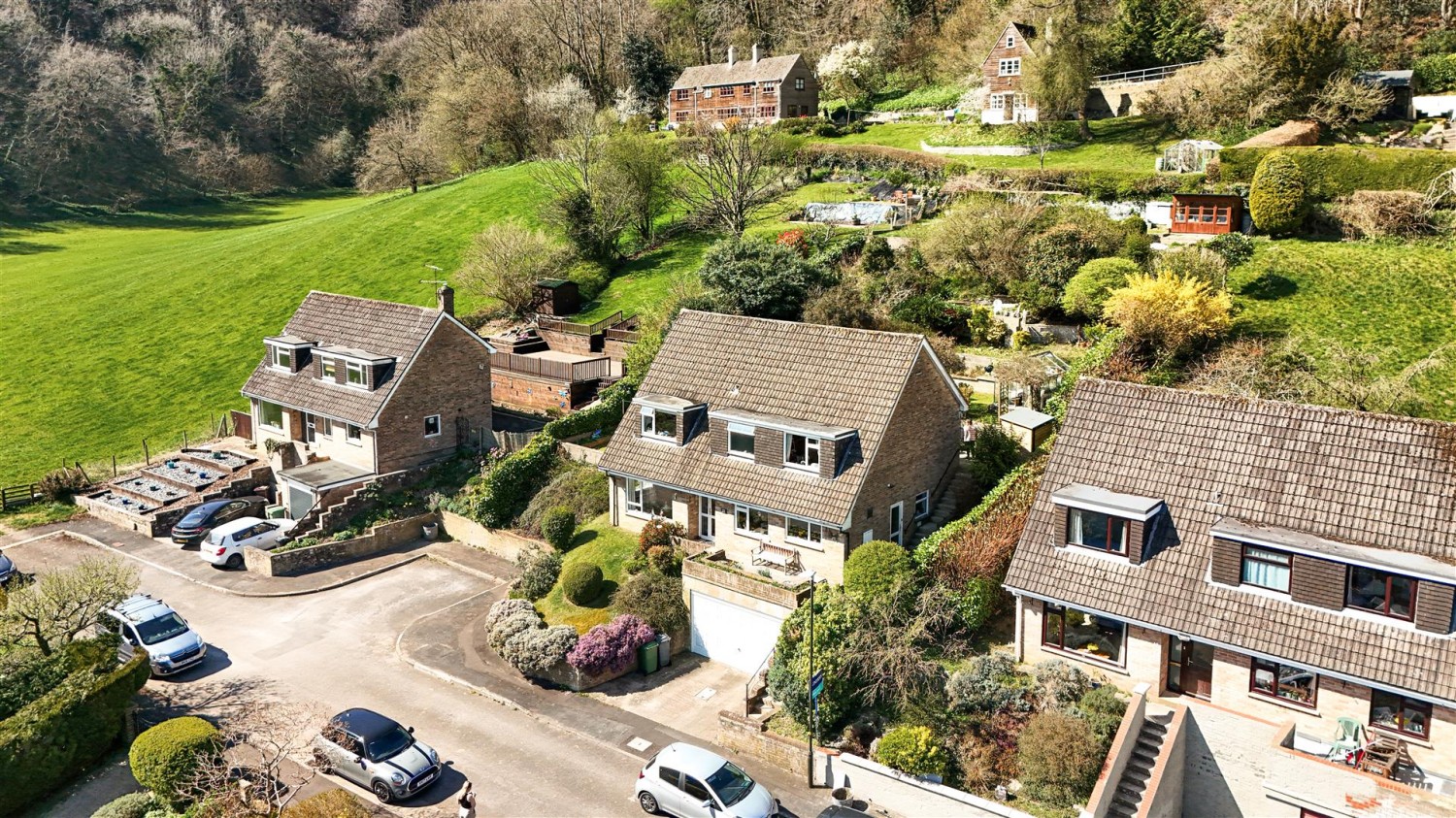 Five Acres, Dursley