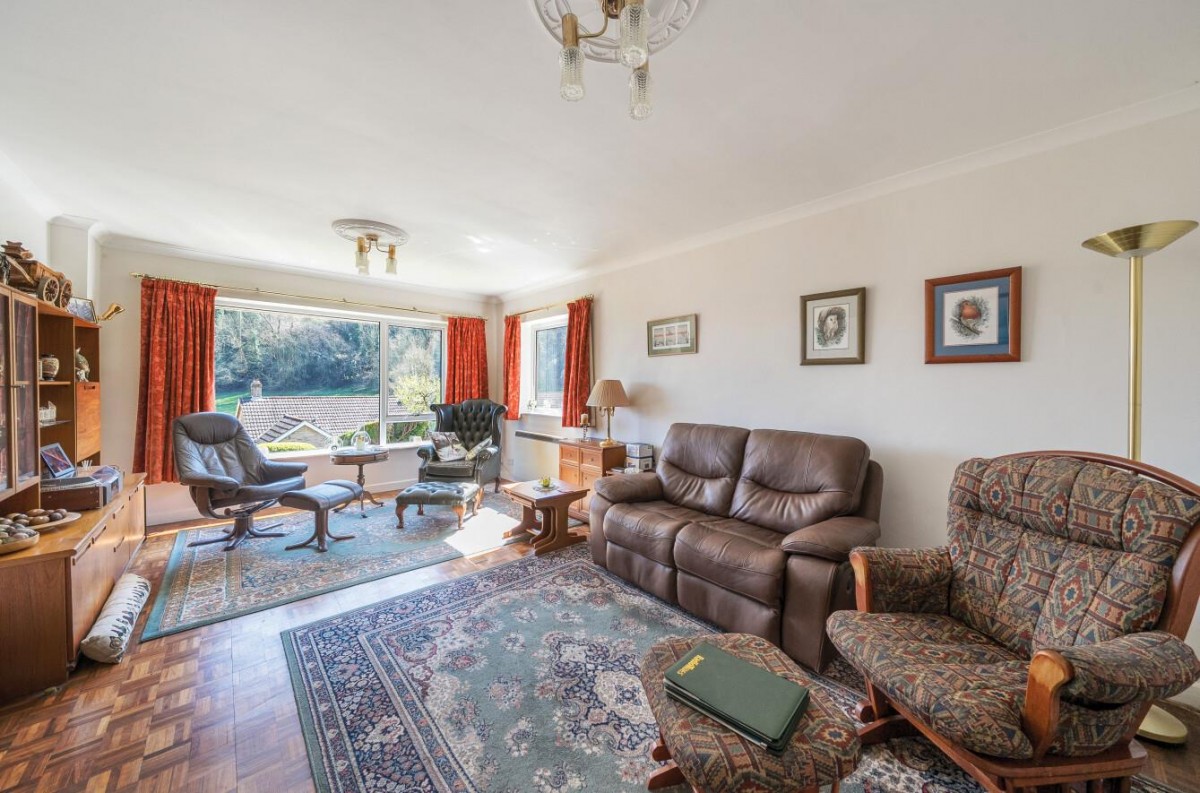 Five Acres, Dursley