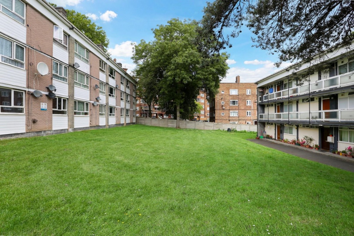 Sunray Avenue, SE24