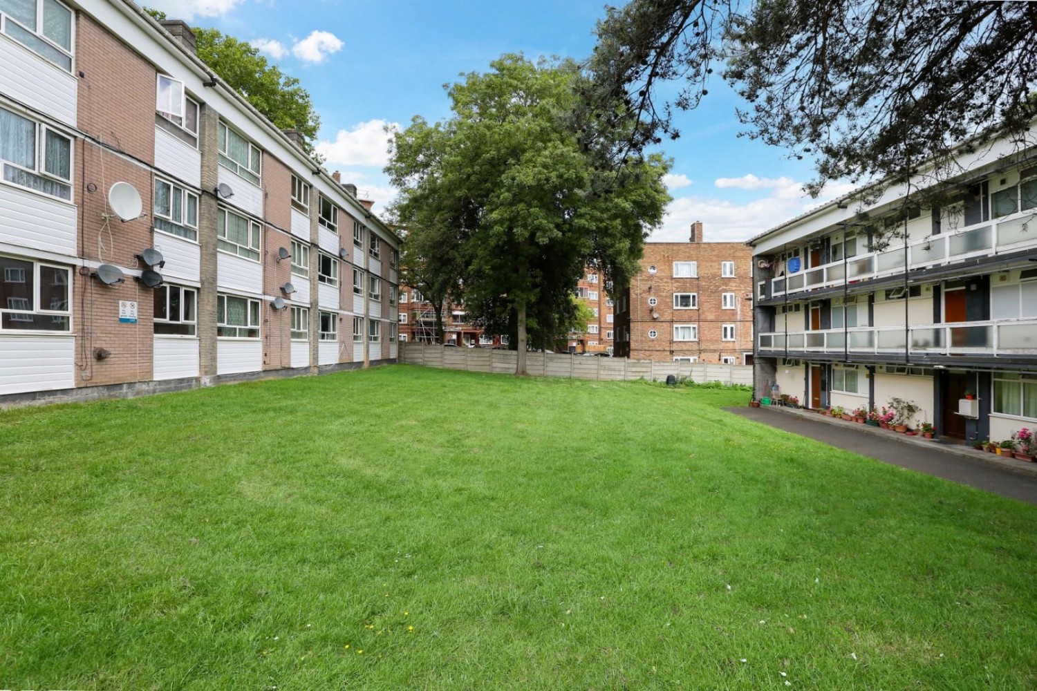 Sunray Avenue, SE24