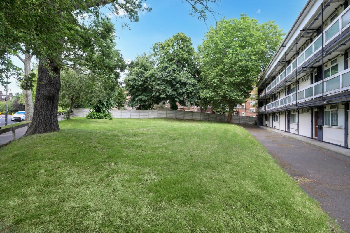 Sunray Avenue, SE24