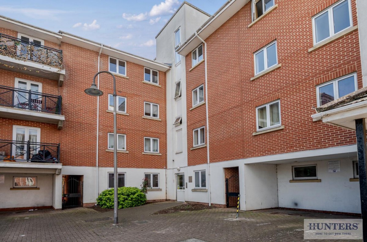 Hermitage Close, London
