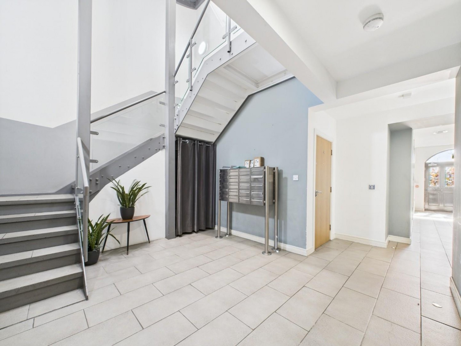 Tottenham Road, London, N1