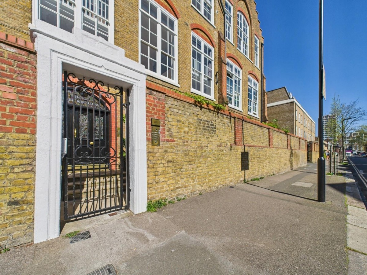 Tottenham Road, London, N1