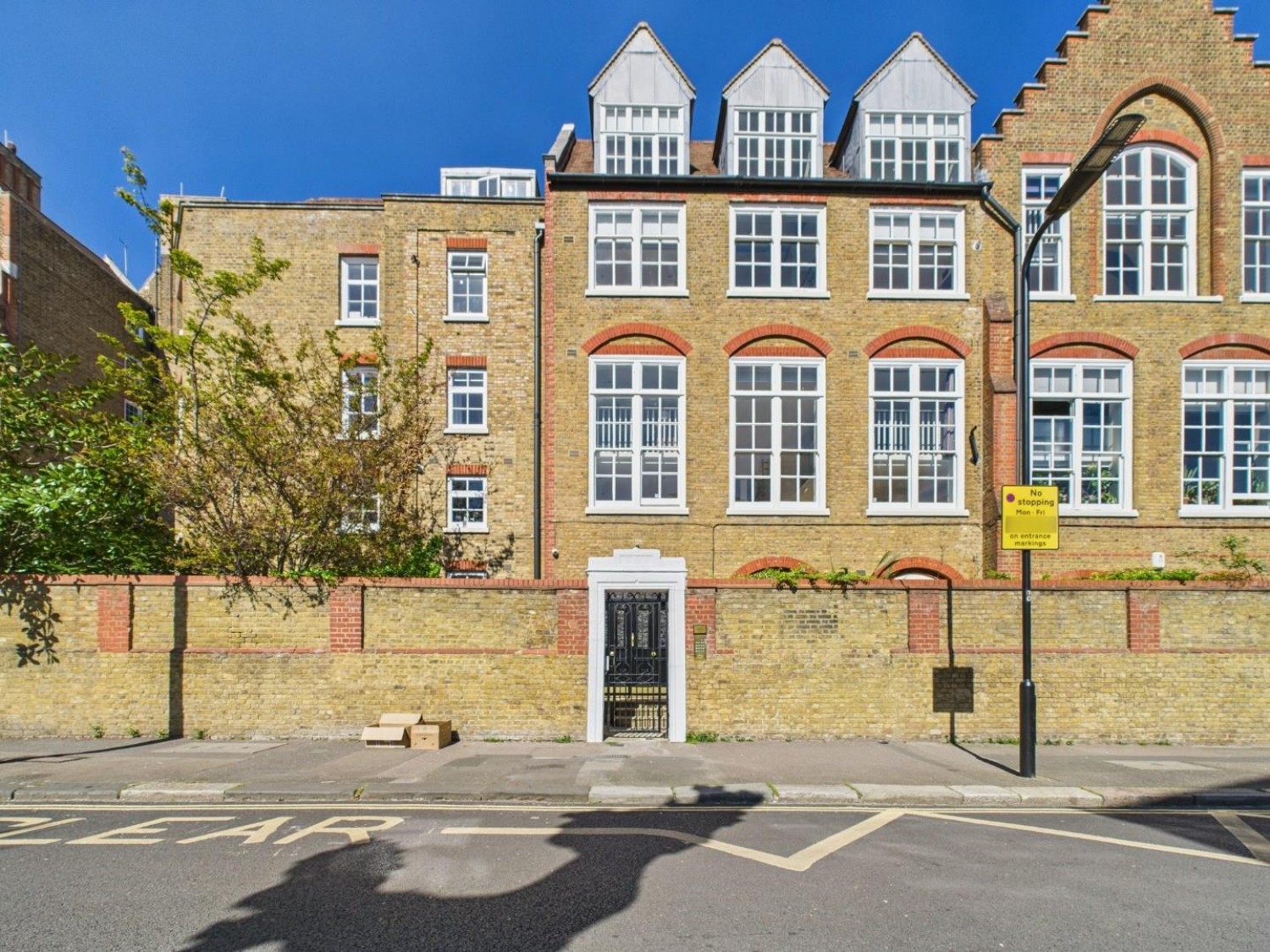 Tottenham Road, London, N1