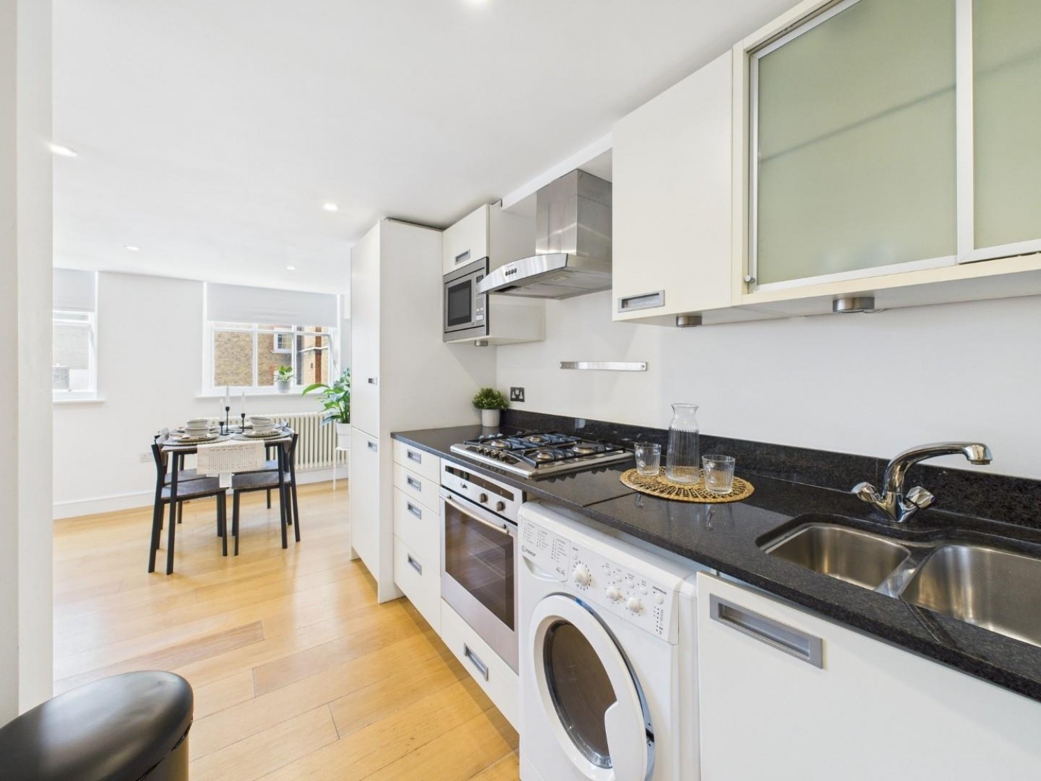 Tottenham Road, London, N1