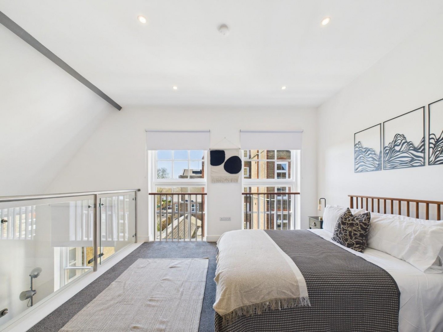 Tottenham Road, London, N1