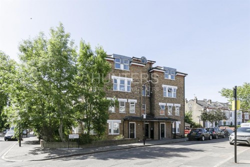 Queen Elizabeths Walk, London, N16
