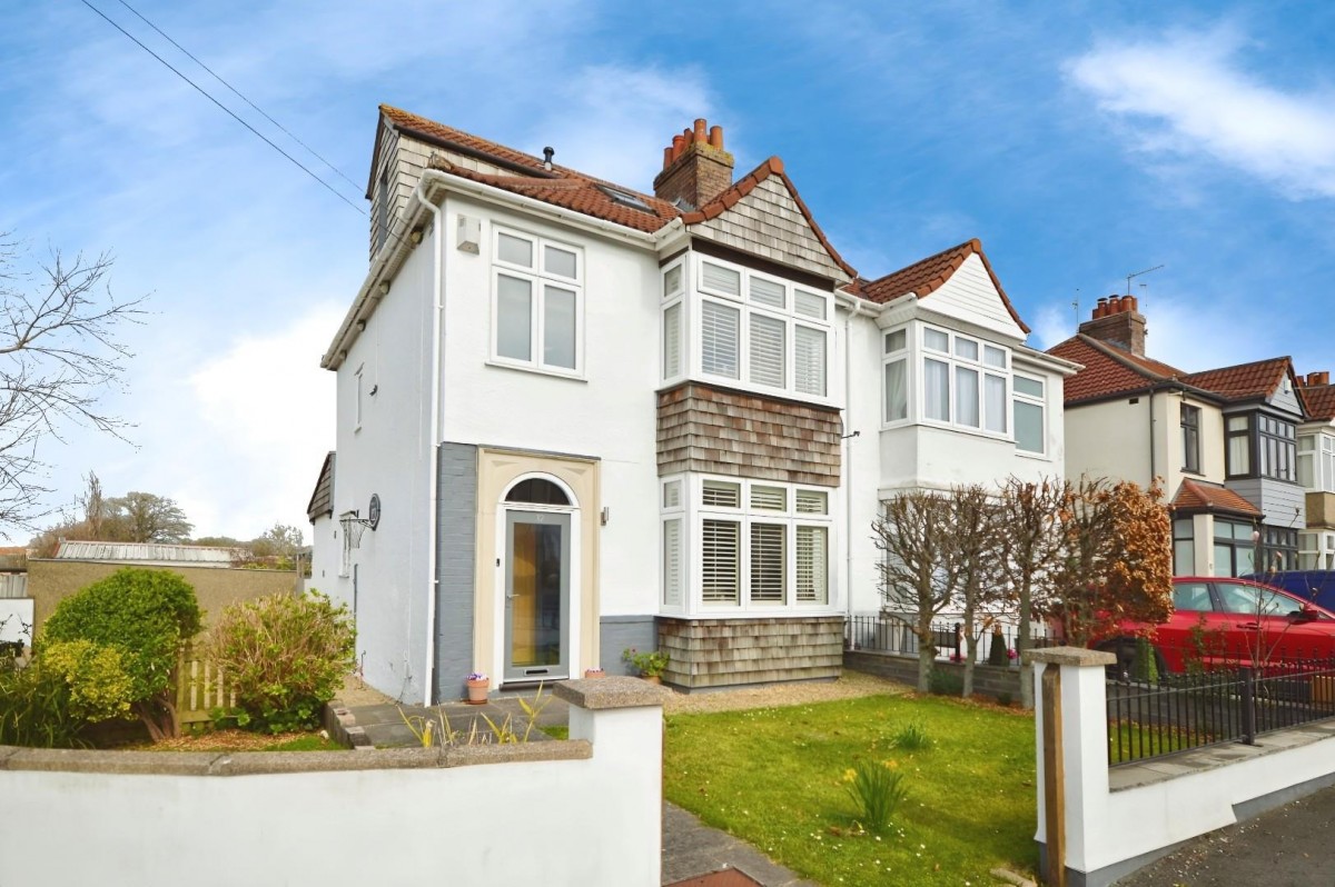 New Fosseway Road , Bristol, BS14 9LN