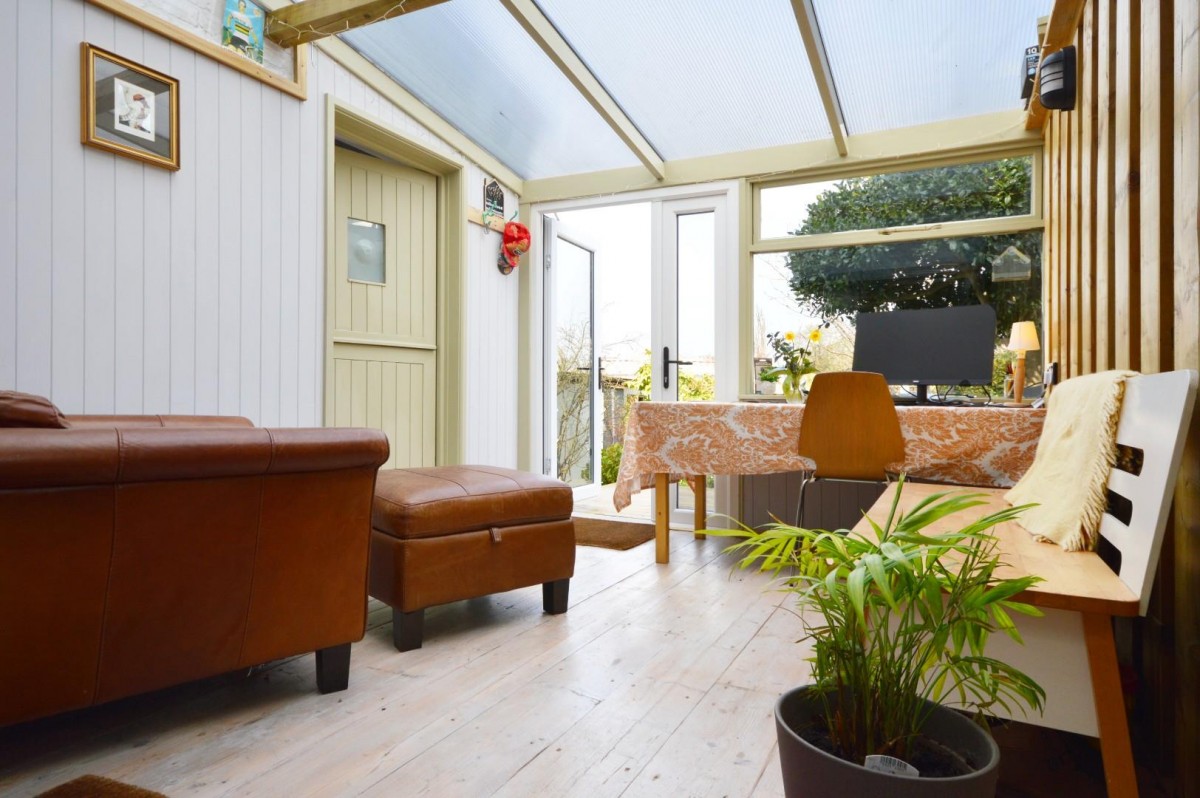 New Fosseway Road , Bristol, BS14 9LN