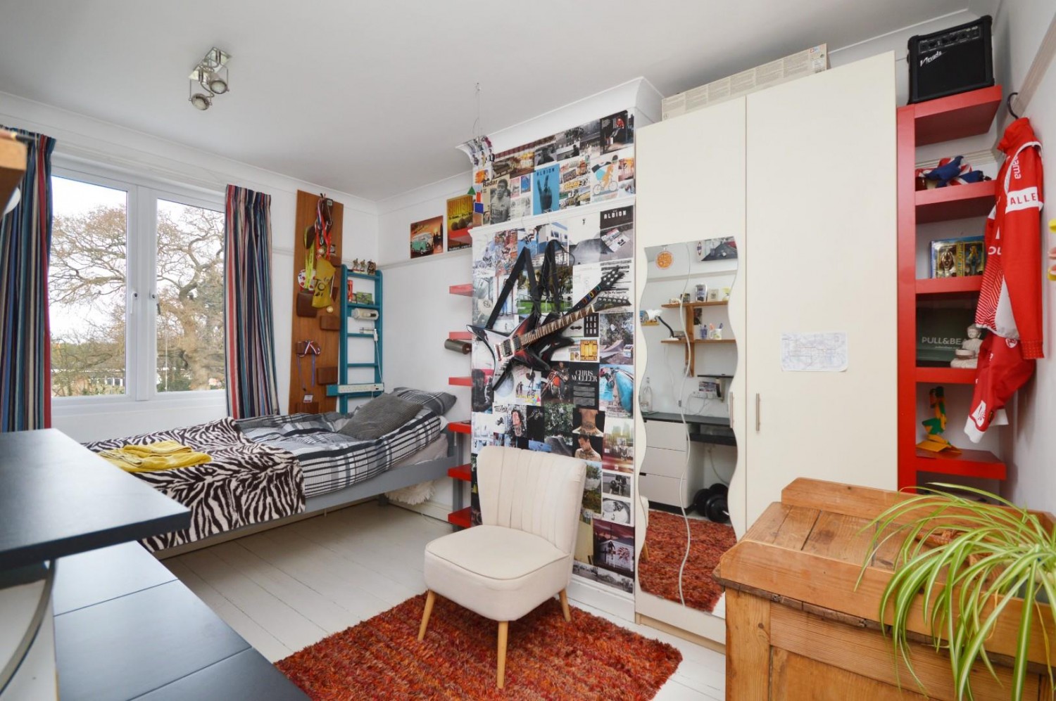 New Fosseway Road , Bristol, BS14 9LN