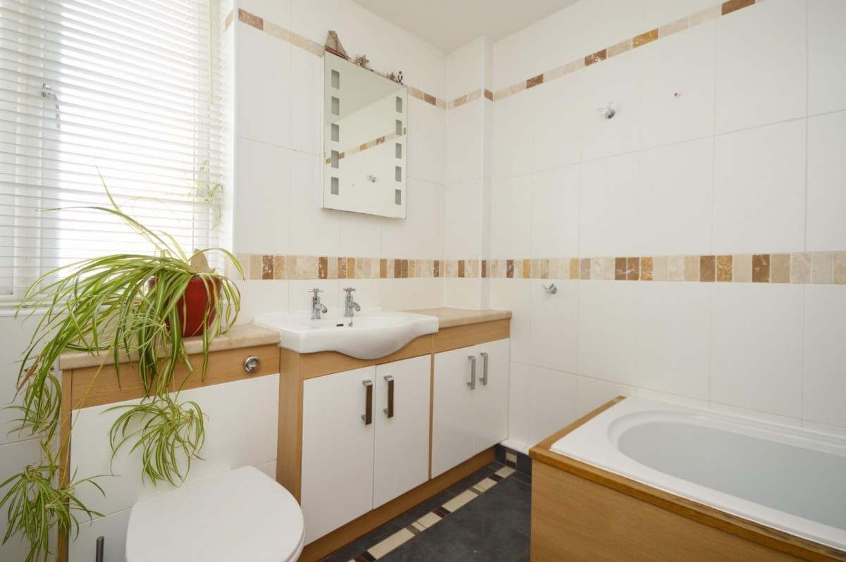 New Fosseway Road , Bristol, BS14 9LN