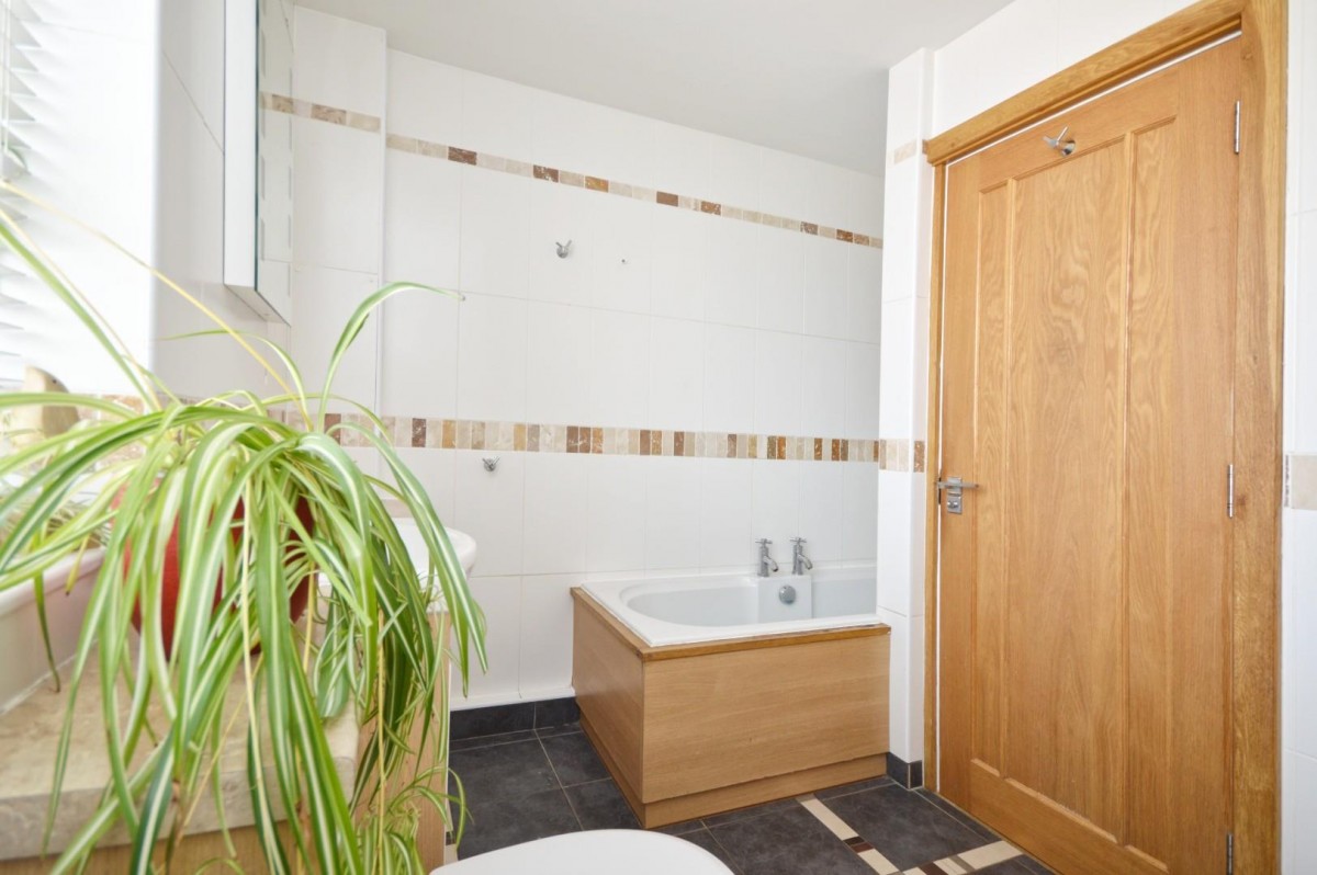 New Fosseway Road , Bristol, BS14 9LN