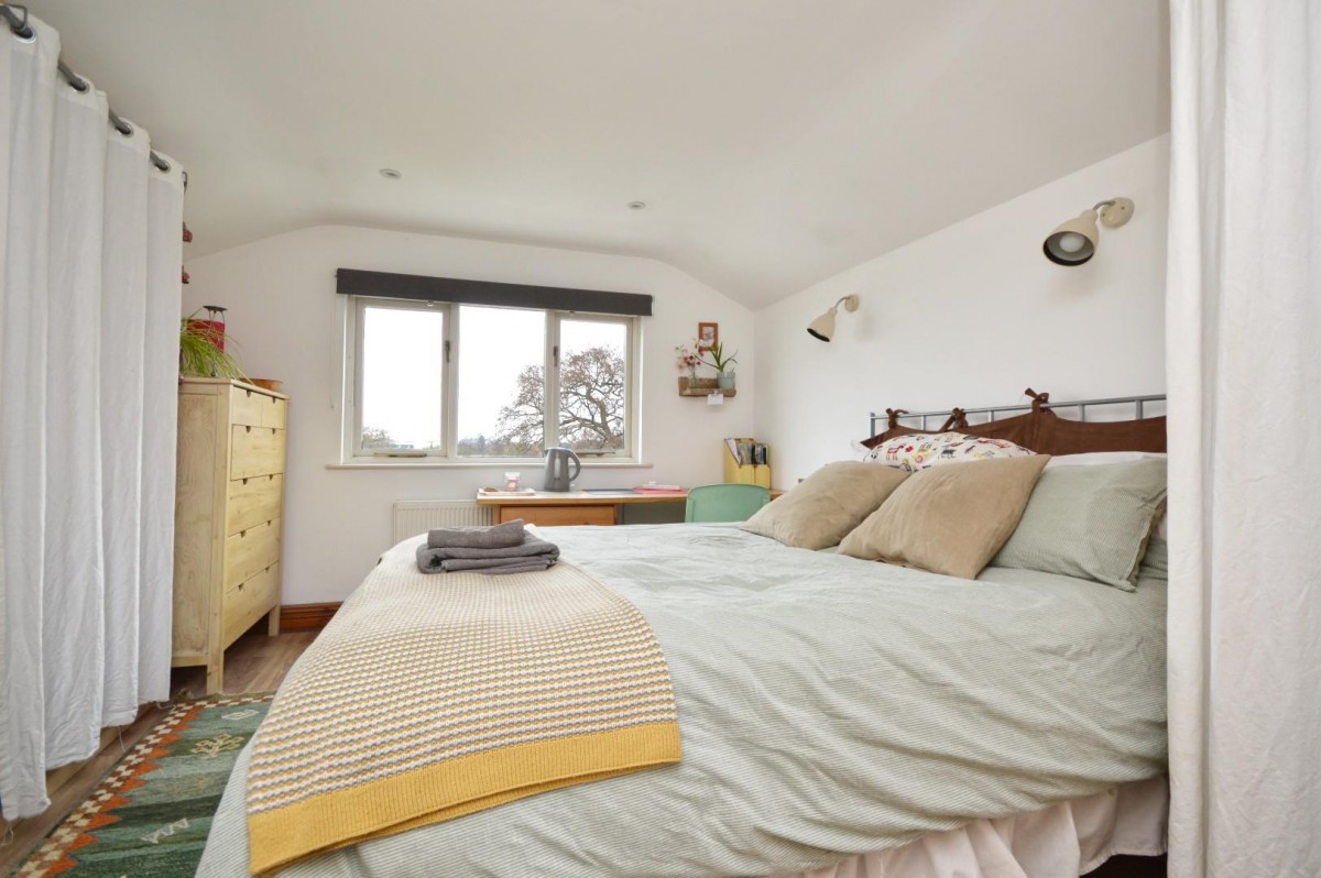 New Fosseway Road , Bristol, BS14 9LN