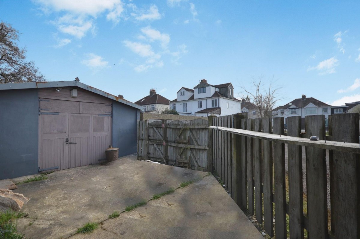 New Fosseway Road , Bristol, BS14 9LN