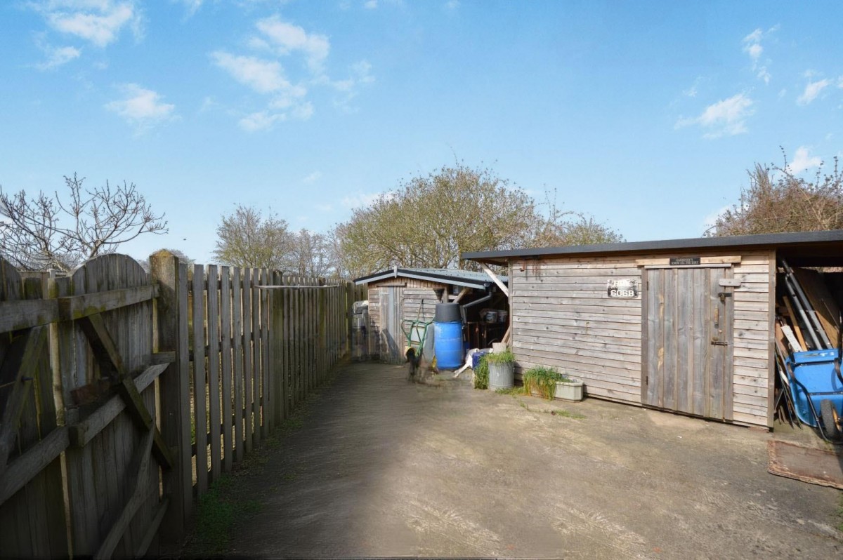 New Fosseway Road , Bristol, BS14 9LN