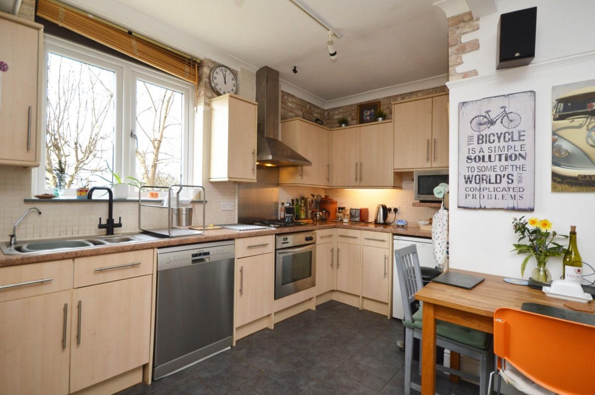New Fosseway Road , Bristol, BS14 9LN