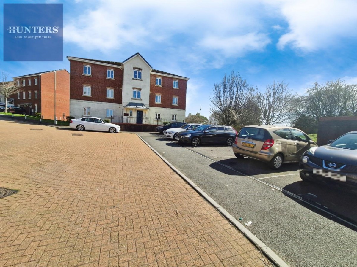 Erw Hir (Longacres ), Bridgend
