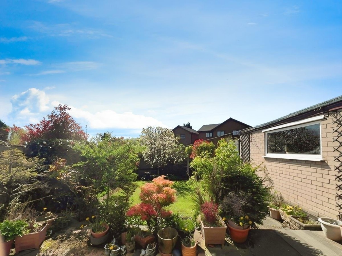 Holden Road, Leigh