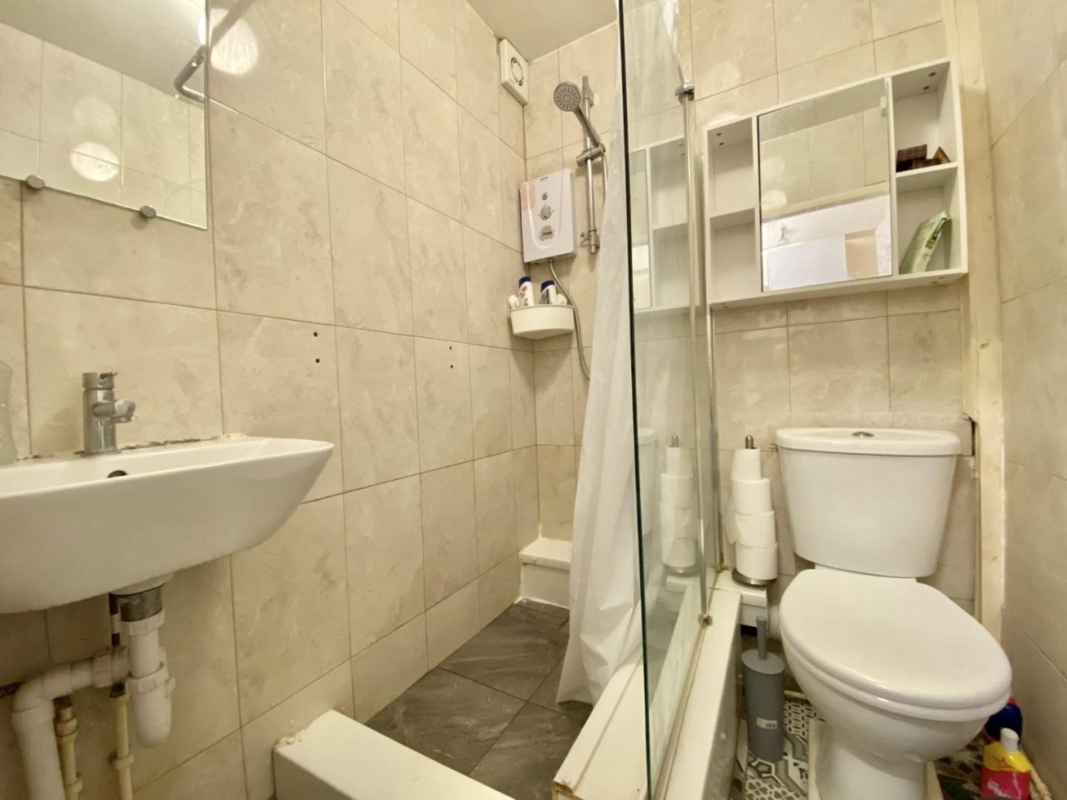 Coronation Road, Hayes, UB3 4JU