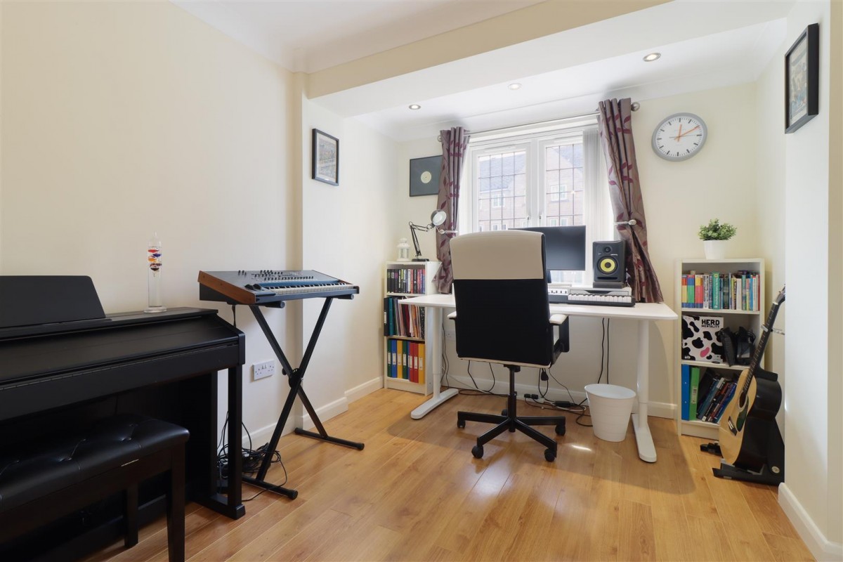 Kensington Drive, Lodge Moor, S10