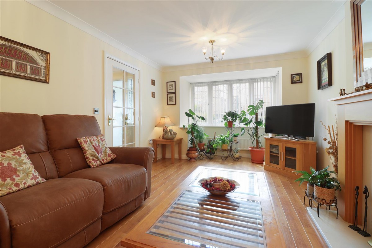 Kensington Drive, Lodge Moor, S10