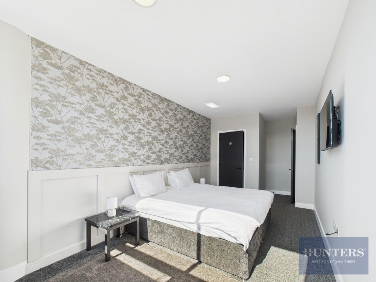 206 Friary House, Southgate Street