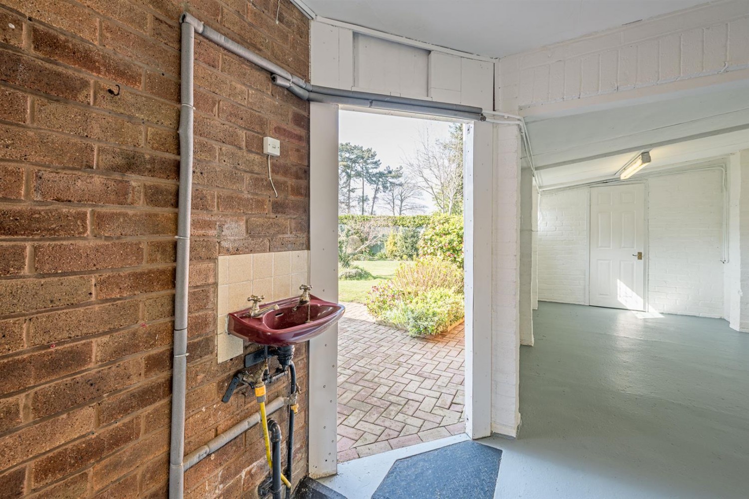 Ridge Road, Kingswinford, DY6 9RD
