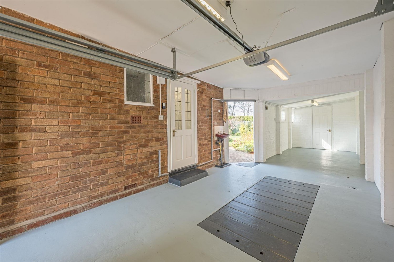 Ridge Road, Kingswinford, DY6 9RD