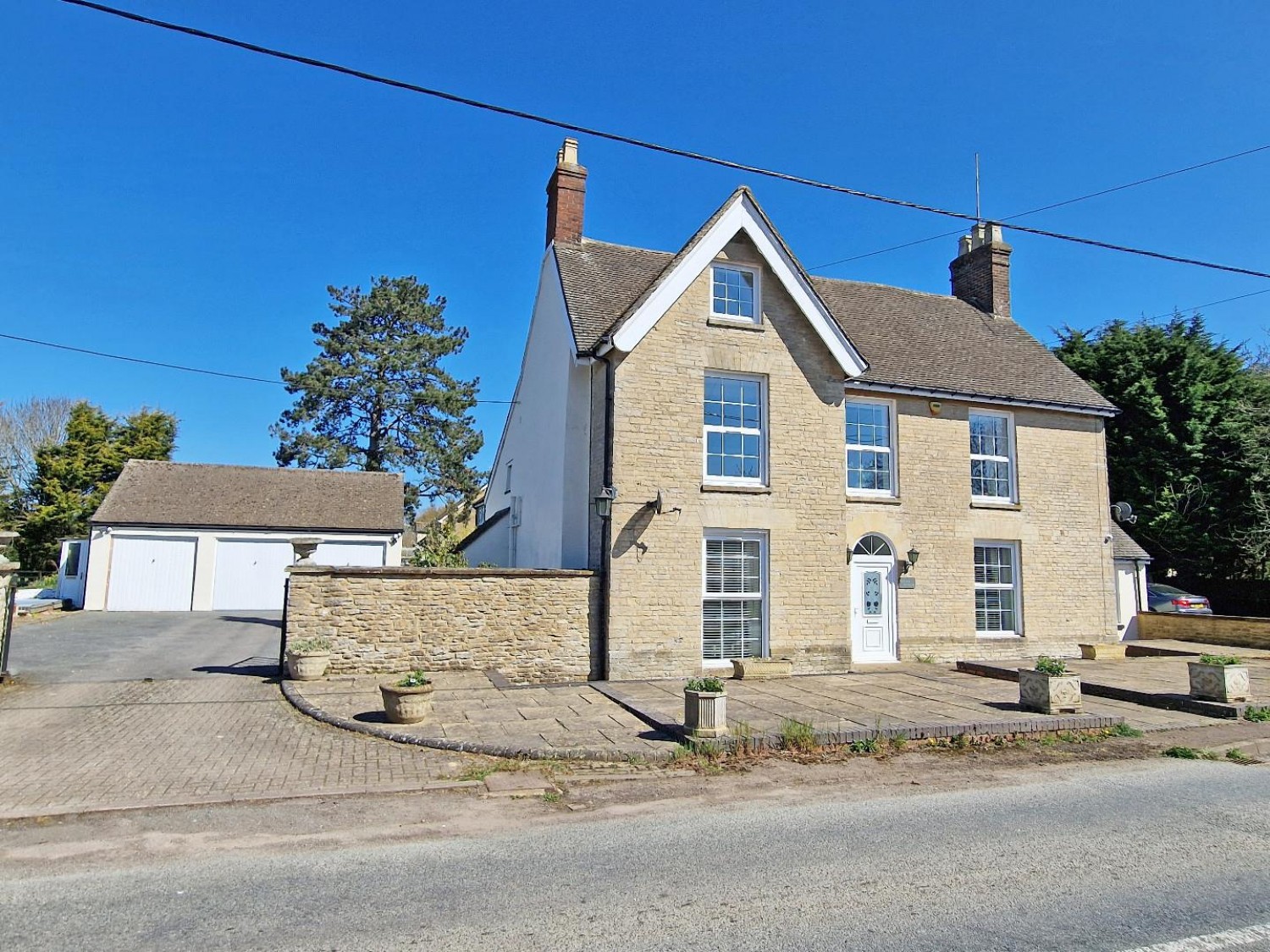 Fringford Road, Caversfield, Bicester