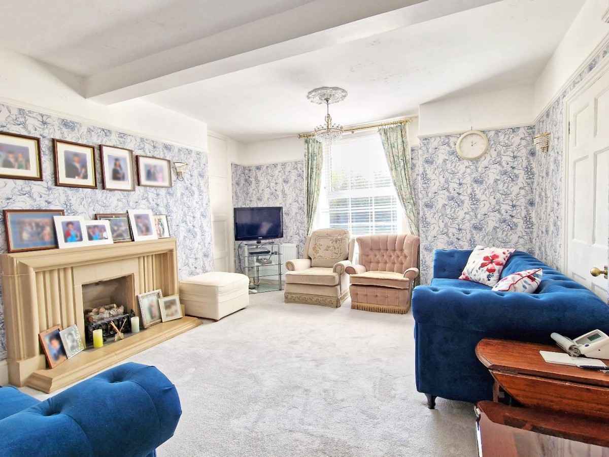 Fringford Road, Caversfield, Bicester