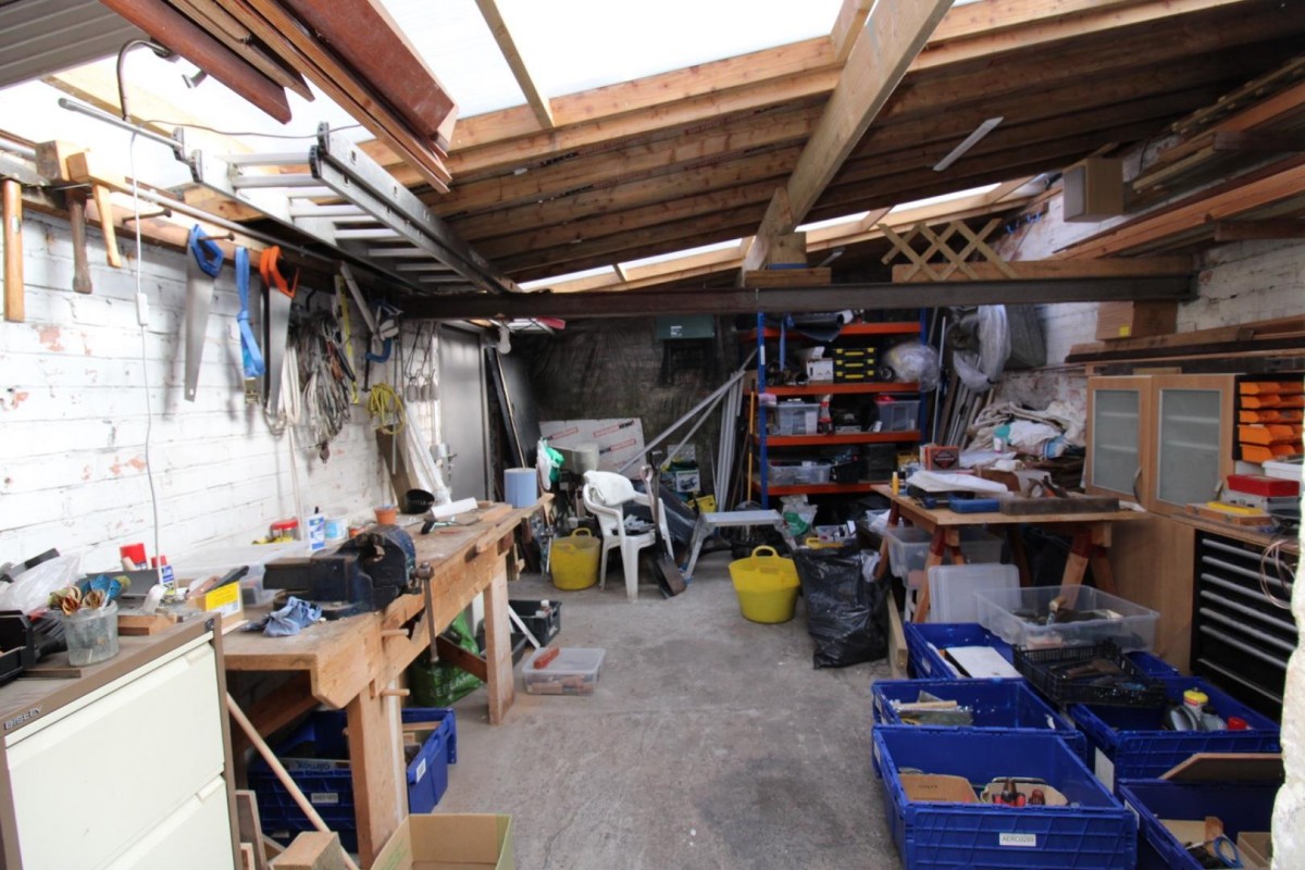 Whitehall Road, Whitehall, Bristol BS5 9BQ