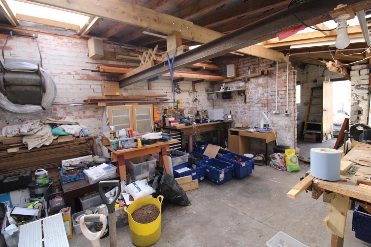 Whitehall Road, Whitehall, Bristol BS5 9BQ