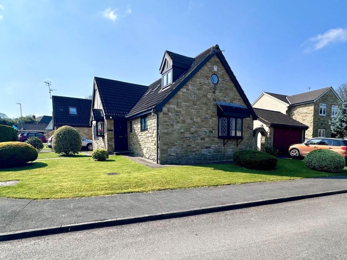 Arthington Lawns, Pool In Wharfedale, LS21