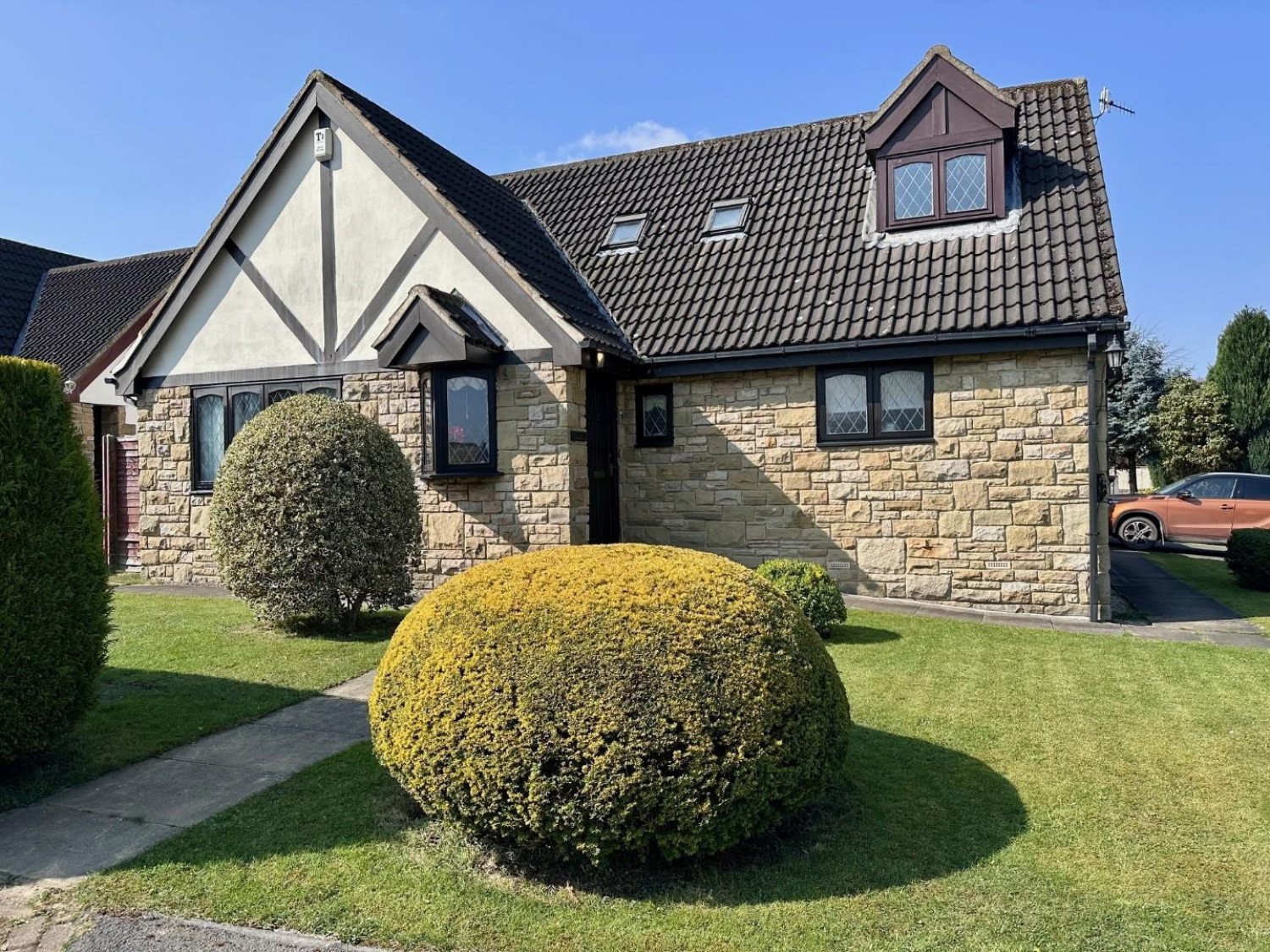 Arthington Lawns, Pool In Wharfedale, LS21