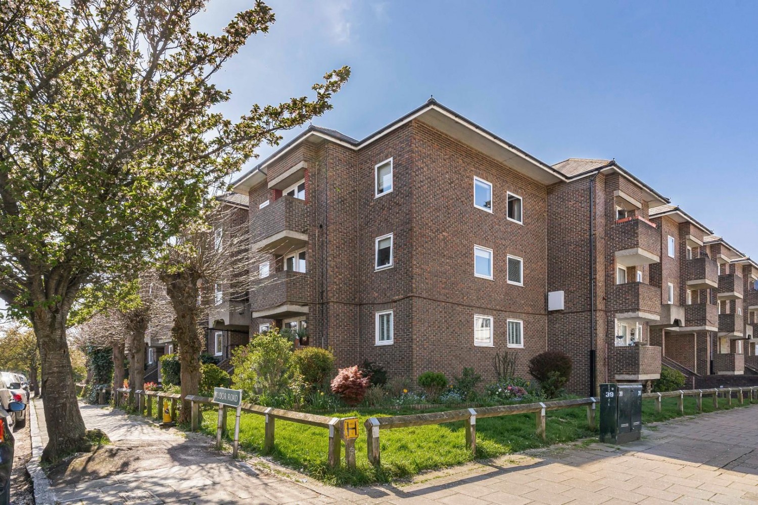 8 Tudor Road, London