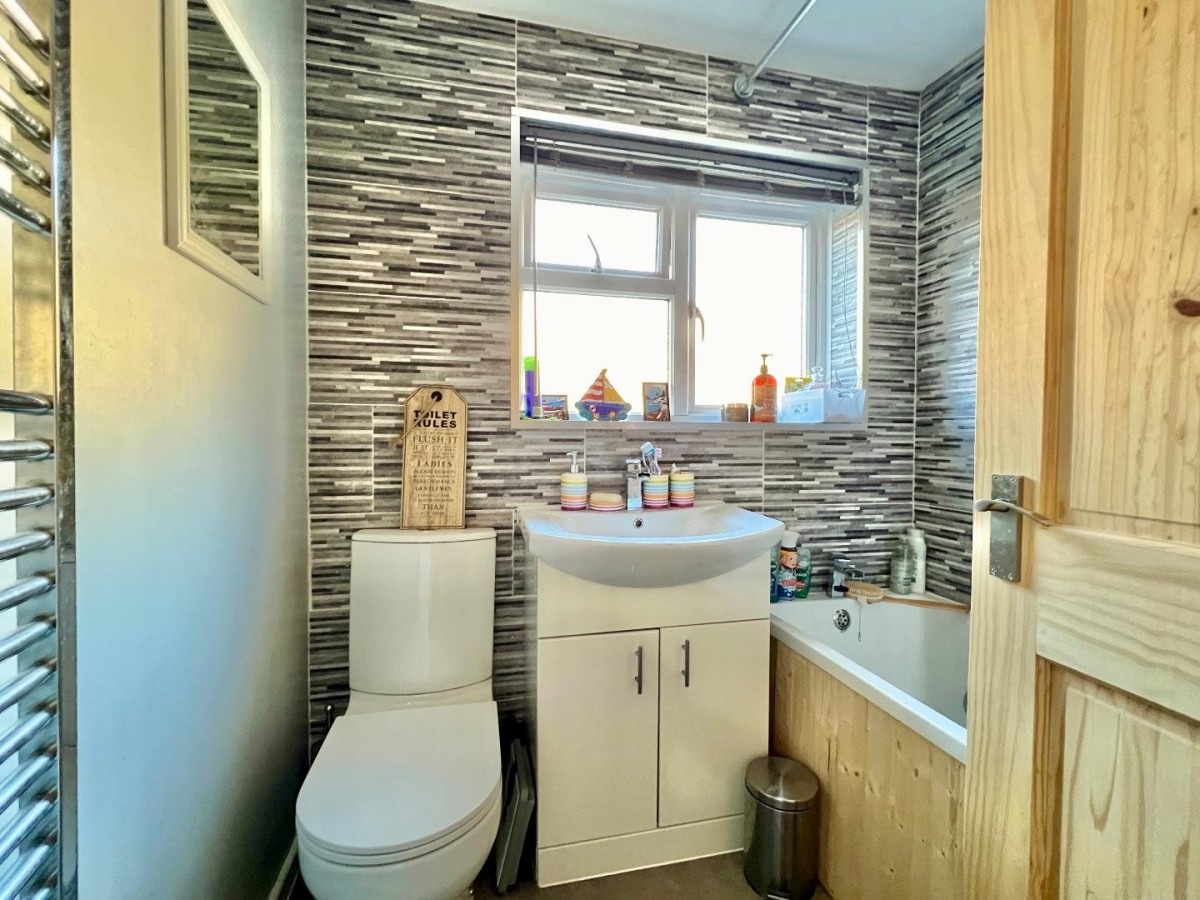 Toadsmoor Road, Brimscombe, Stroud, GL5 2TB