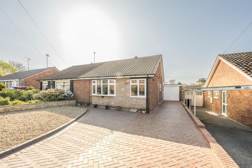 Fairlawn Drive, Kingswinford, DY6 9PE