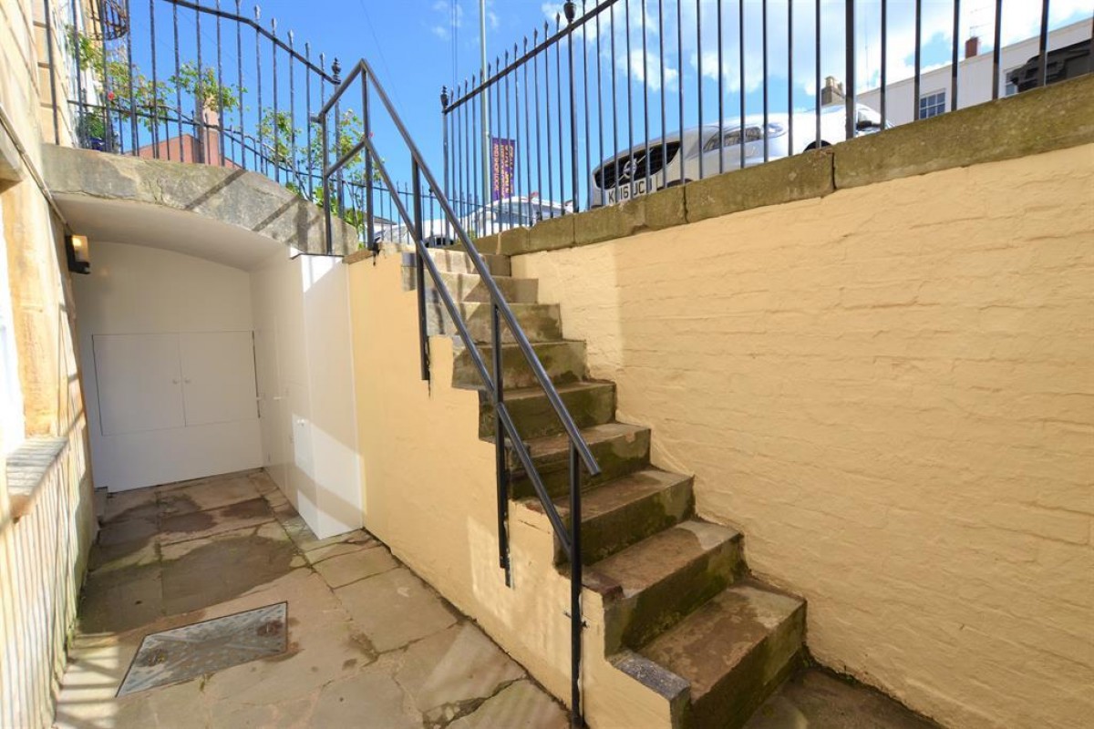 Albion Street, Cheltenham, GL52 2RW
