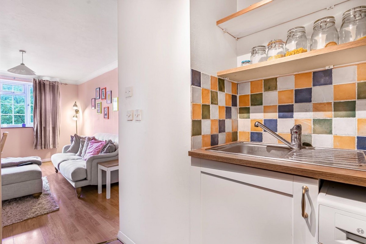 Gables Close, London, SE5