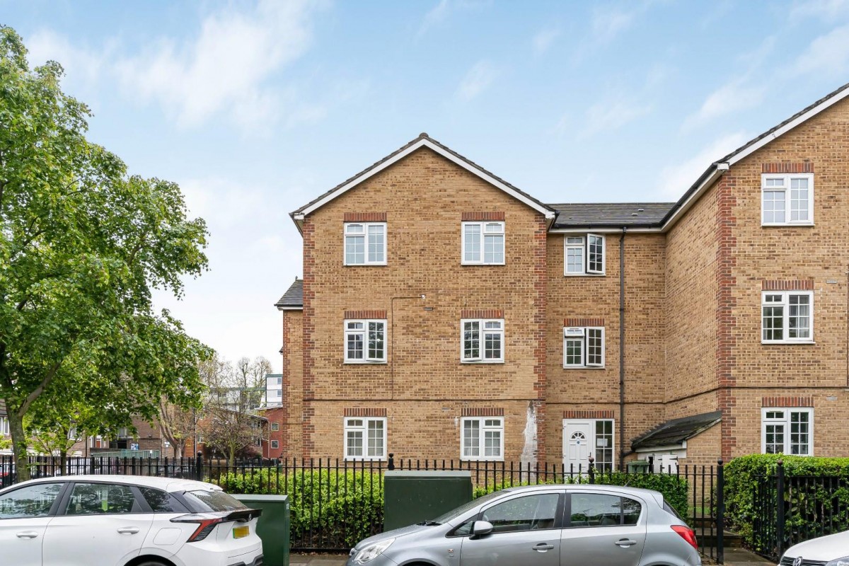 Gables Close, London, SE5