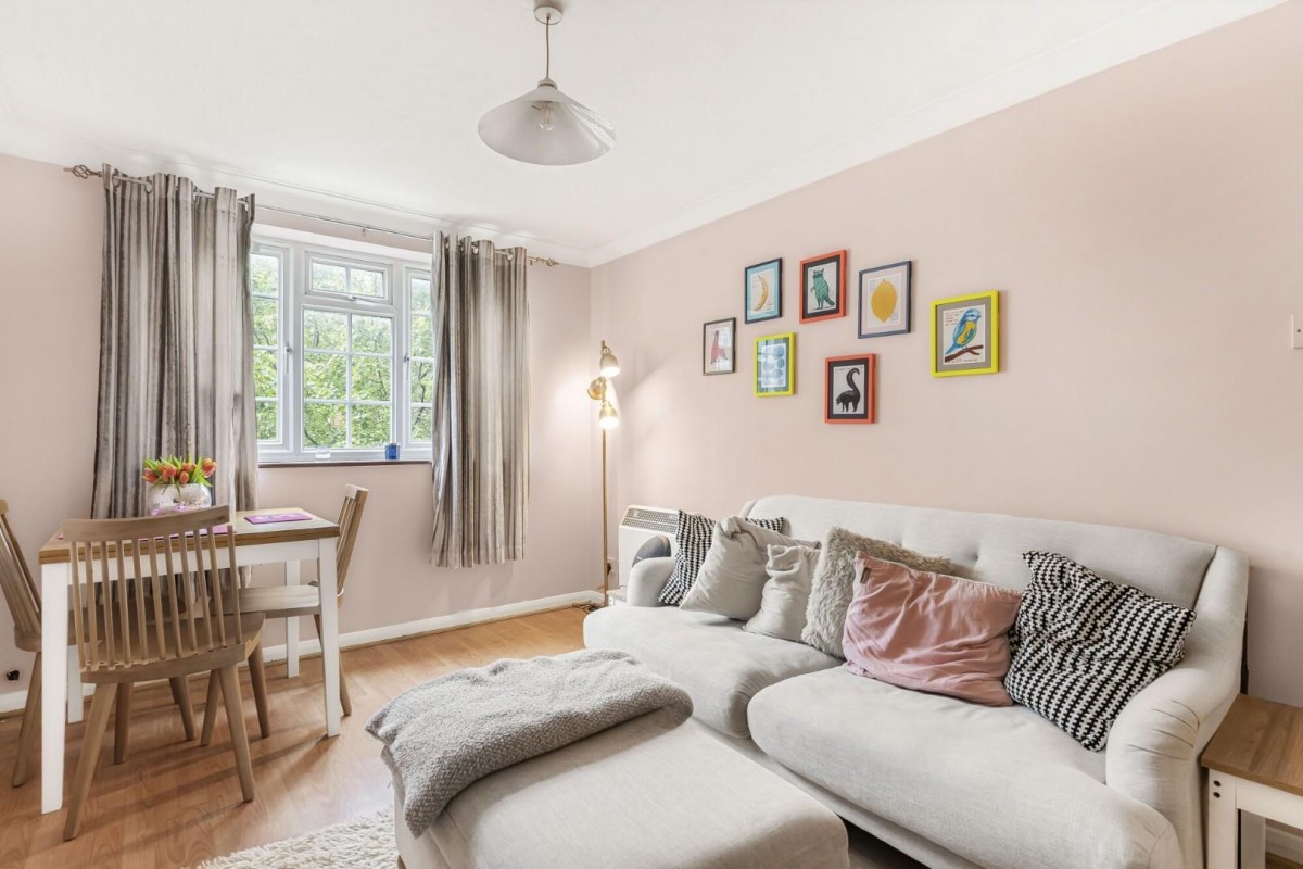 Gables Close, London, SE5