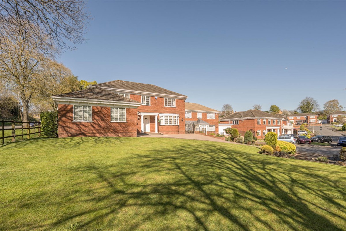 Mountain Ash Drive, Pedmore, DY9 0YR