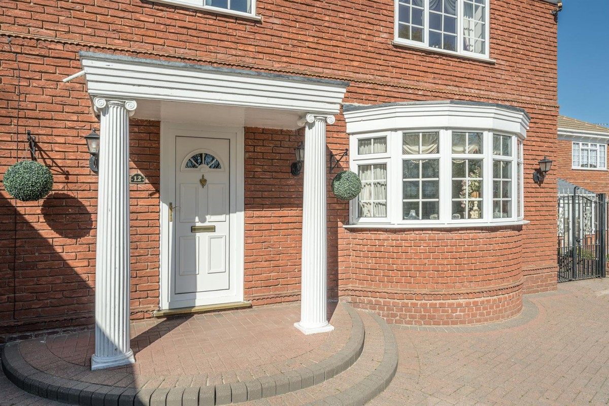 Mountain Ash Drive, Pedmore, DY9 0YR