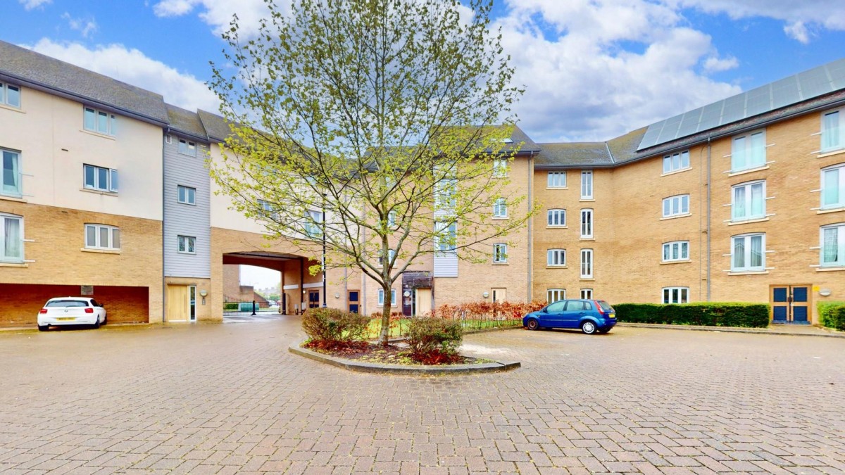 New Mossford Way, Barkingside, IG6