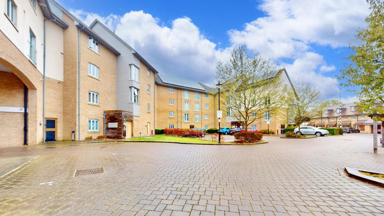 New Mossford Way, Barkingside, IG6