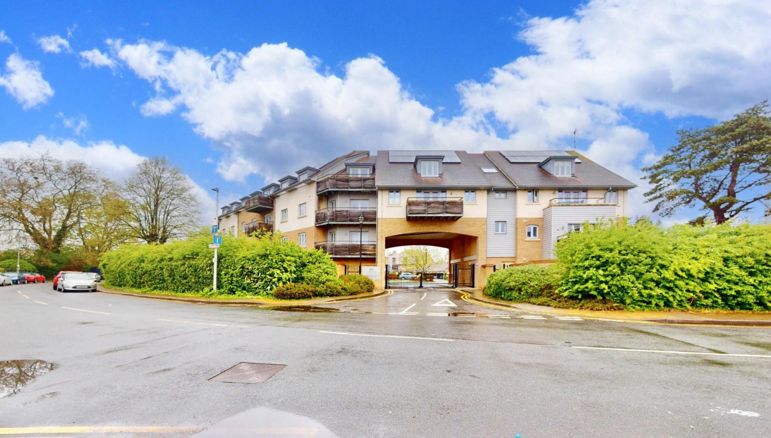 New Mossford Way, Barkingside, IG6