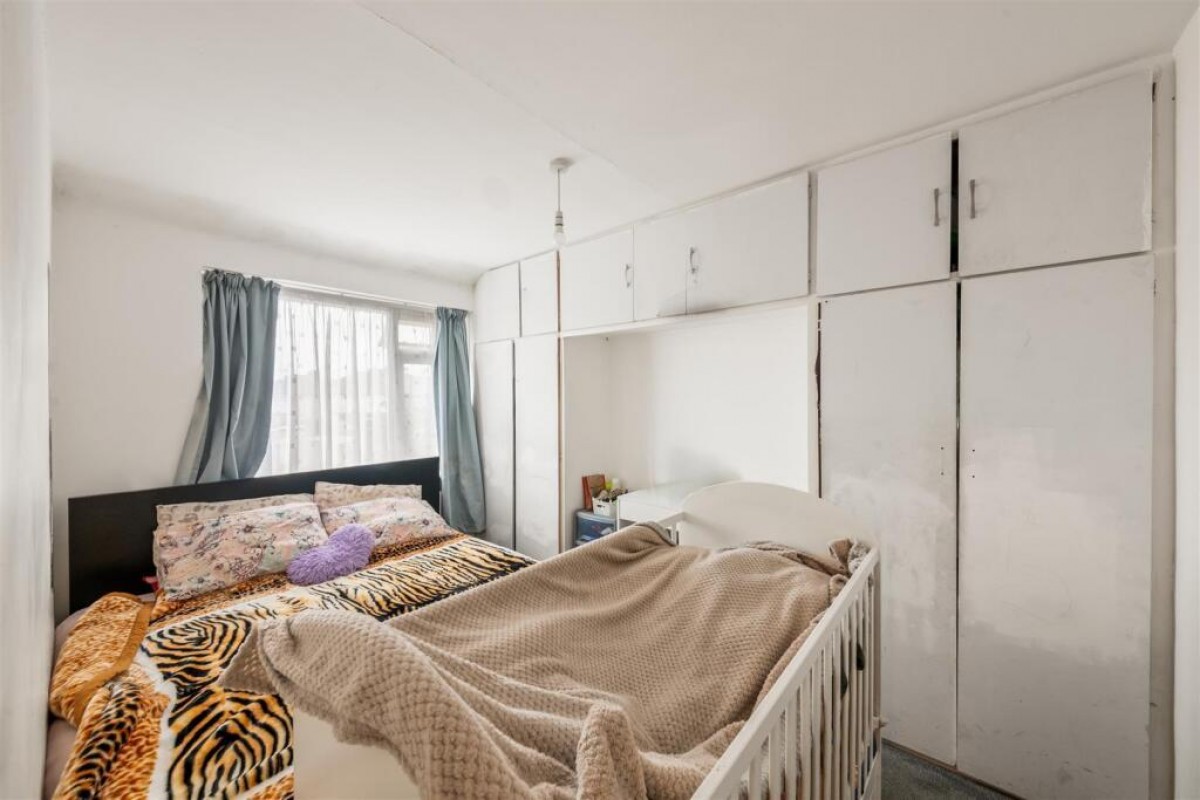 Laburnum Road, Hayes, Middlesex, UB3 4JX