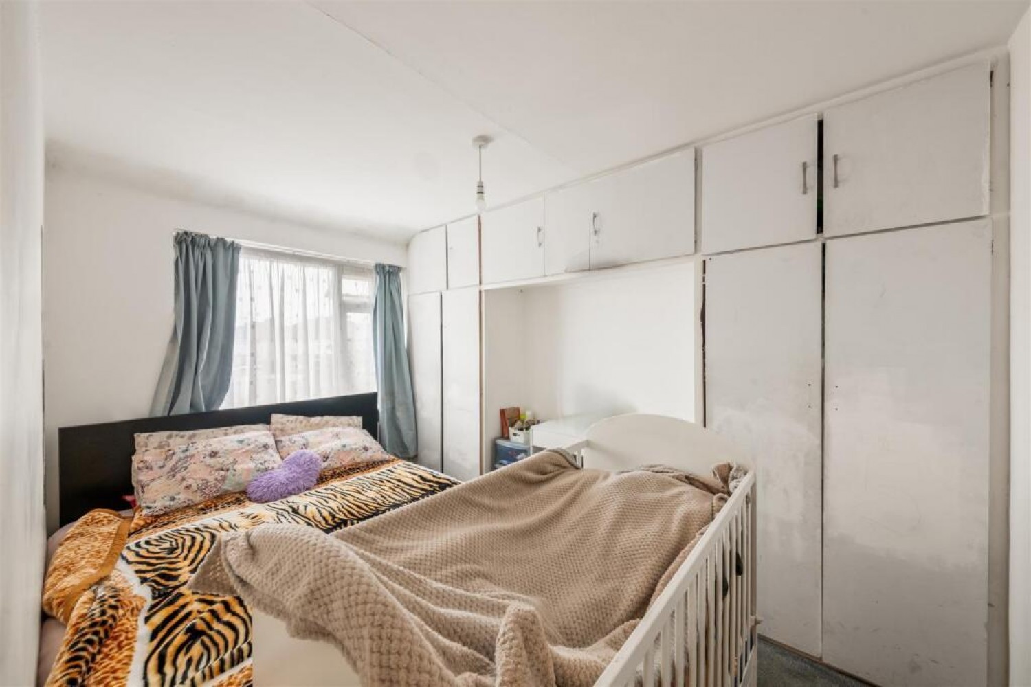 Laburnum Road, Hayes, Middlesex, UB3 4JX