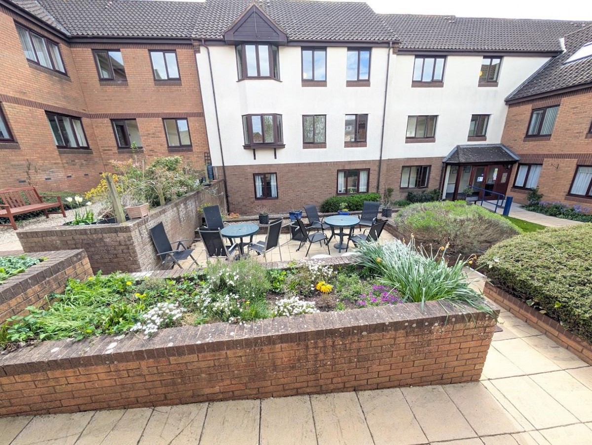 Midland Way, Thornbury, Bristol